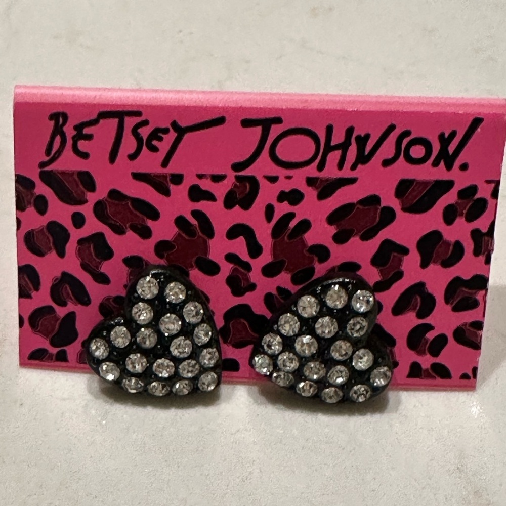 NWT Betsey Johnson Sparkling Black Heart Earrings